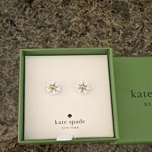 NIB KATE SPADE Dazzling Daisy Stud Earrings